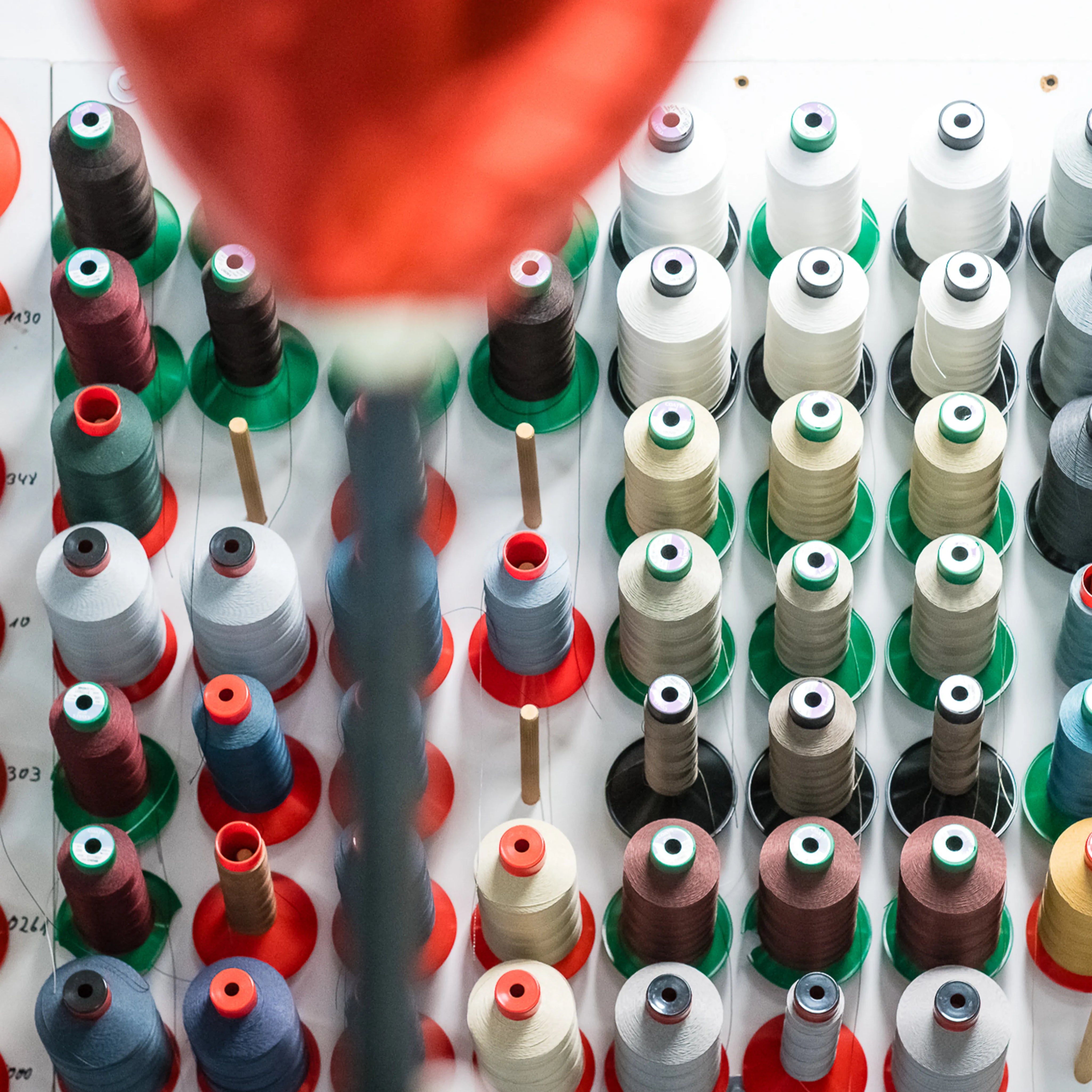 Produktion der berna Boxspringbetten – enjoy-schlafsysteme in Paderborn – Nähgarn