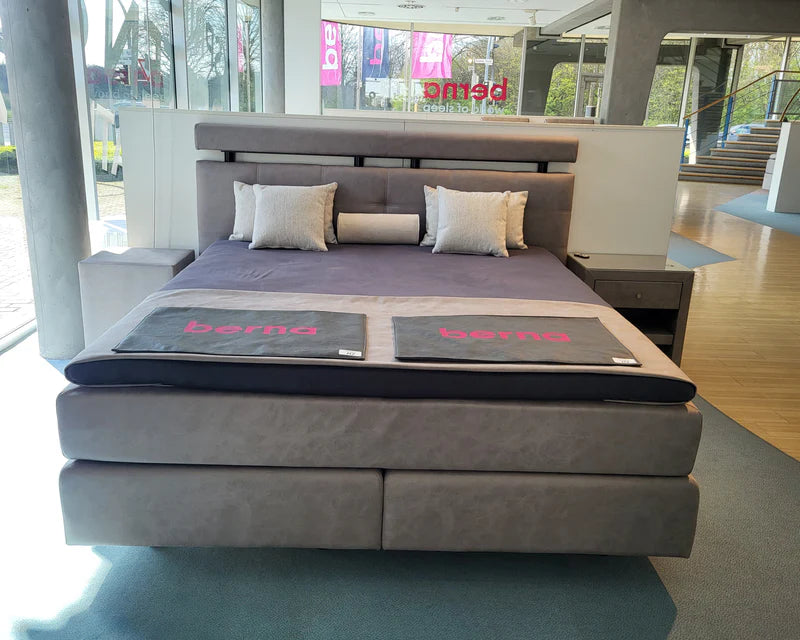 berna_Boxspringbett_180x200cm_Hong_Kong_Modell_Ausstellungsbett_Standort_Muenster.webp